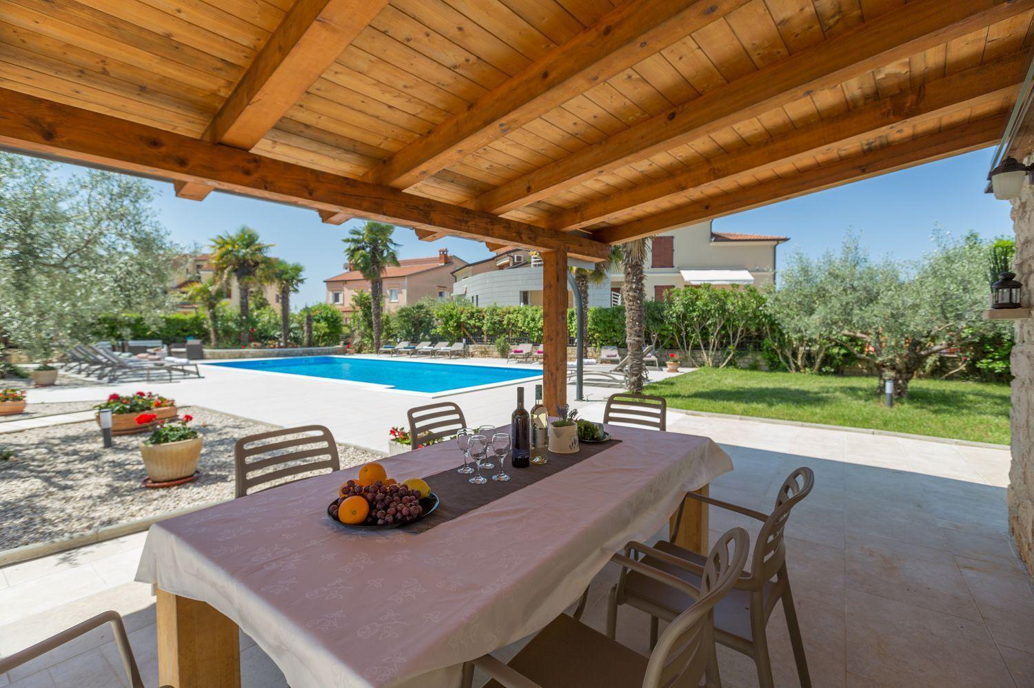 Strandnahes Mit 60m2 Grossem Pool, Bbq, Liegen, Nur 800 Meter Zum Apartment