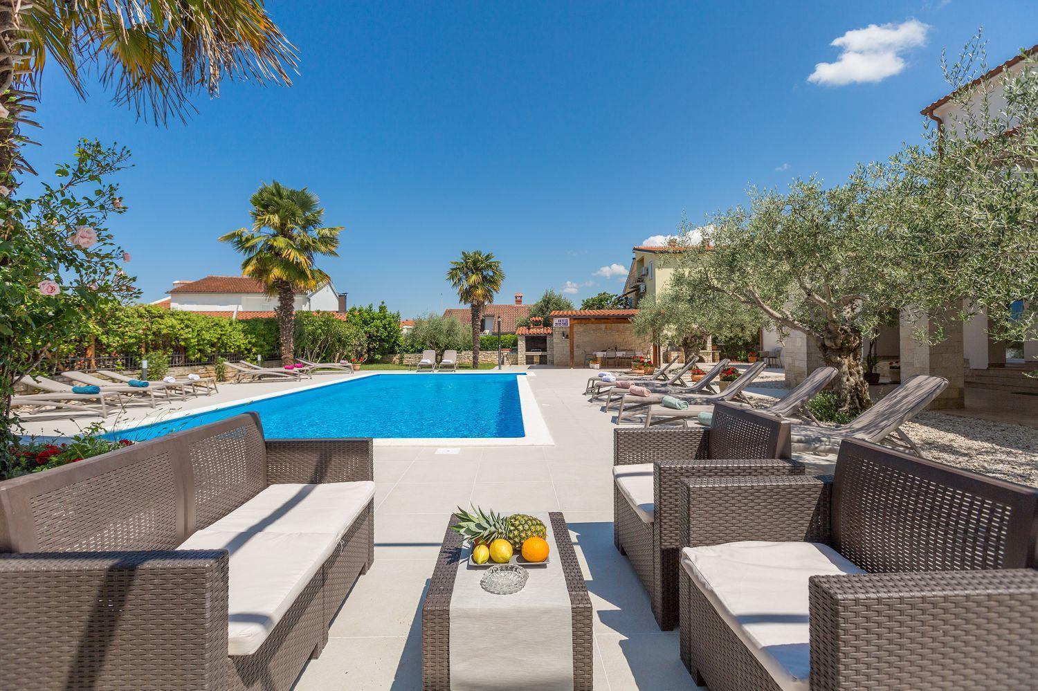 Strandnahes Mit 60m2 Grossem Pool, Bbq, Liegen, Nur 800 Meter Zum Apartmán